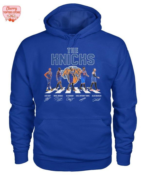 The New York Knicks All Team Basketball Signatures T-Shirt