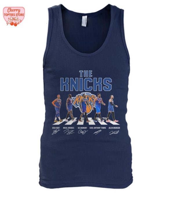 The New York Knicks All Team Basketball Signatures T-Shirt